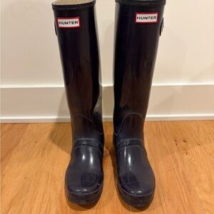 Hunter Gloss Purple Tall Rain Boots (with fleece sock inserts)